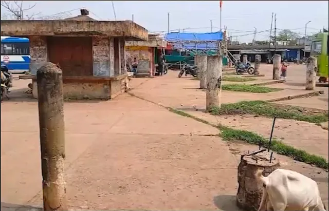 ସମସ୍ୟା ଭିତରେ ଖୋର୍ଦ୍ଧା ନୂଆ ବସଷ୍ଟାଣ୍ଡ । ଅସୁବିଧା ଭୋଗୁଛନ୍ତି ଯାତ୍ରୀମାନେ ।