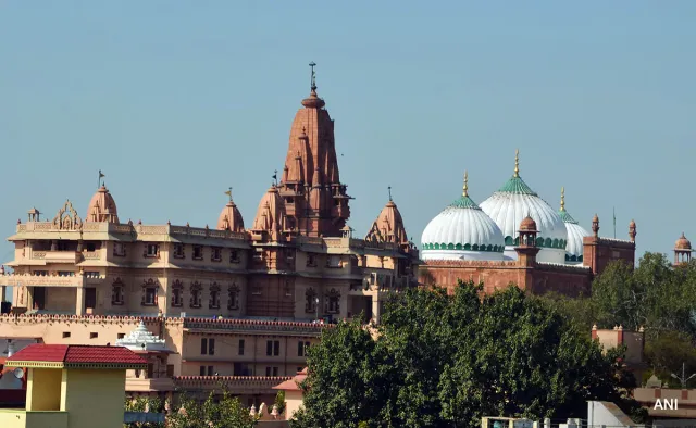 ଶ୍ରୀକୃଷ୍ଣ ଜନ୍ମଭୂମି ମାମଲାରେ ମୁସଲିମ୍ ପକ୍ଷକୁ ଝଟକା । ହାଇକୋର୍ଟରେ ୧୫ ମାମଲାର ଏକାଠି ଶୁଣାଣି କରିବାକୁ ସର୍ବୋଚ୍ଚ ଅଦାଲତଙ୍କ ନିର୍ଦ୍ଦେଶ ।