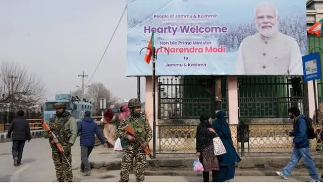 ଧାରା ୩୭୦ ଉଚ୍ଛେଦ ହେବା ପରେ ପ୍ରଥମ ଥର ଶ୍ରୀନଗର ଗଲେ ମୋଦୀ । ପୂର୍ଣ୍ଣ ରାଜ୍ୟ ମାନ୍ୟତା ସହ , ନିର୍ବାଚନ କେବେ ହେବ ବୋଲି କଂଗ୍ରେସର ପ୍ରଶ୍ନ ।