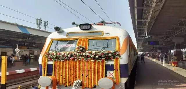 ଝାଡଖଣ୍ଡର ସିନ୍ଦରିଠାରୁ ଟାଟାନଗର ଦେଇ ବାଦାମପାହାଡ ଗଡିଲା ଟ୍ରେନ୍ । ଶୁଭାରମ୍ଭ କଲେ ପ୍ରଧାନମନ୍ତ୍ରୀ ମୋଦୀ ।