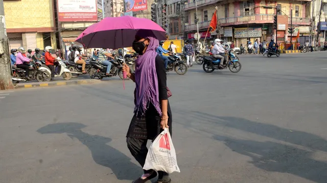 ପାରଦ ଛୁଇଁପାରେ ୪୬ ଡିଗ୍ରୀ । ଆସନ୍ତା ଦୁଇ ଦିନ ଭୀଷଣ ଗ୍ରୀଷ୍ମ ଲହରୀ ନେଇ ଚେତାବନୀ । ରେଡ୍ ଆଲର୍ଟ ଜାରି କରି ସତର୍କ କଲା ଆଂଚଳିକ ପାଣିପାଗ କେନ୍ଦ୍ର