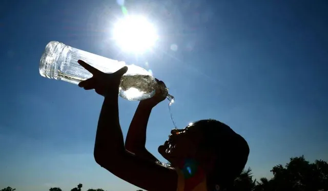 ସକାଳୁ ସକାଳୁ ନିଆଁ ବର୍ଷା । ୩୬ ଡିଗ୍ରୀ ସହ ବାଲେଶ୍ୱର ଓ ବାରିପଦା ସବୁଠୁ ଉତ୍ତପ୍ତ । ଟ୍ୱିନସିଟିରେ ୩୨ ଟପିଲା ପାରଦ ।