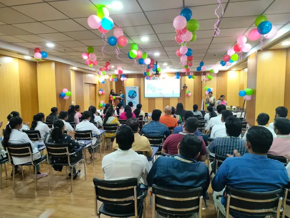 ଉତ୍କଳ ହସ୍ପିଟାଲରେ Medical Laboratory professionals Week ପାଳନ 