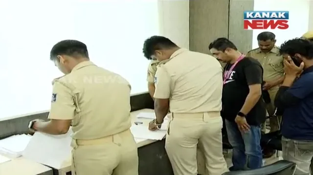 ଚୋରୀ ସାମଗ୍ରୀ ଫେରାଇଲା ପୋଲିସ୍ । ପ୍ରାୟ ୪୦ ଲକ୍ଷରୁ ଅଧିକ ଟଙ୍କାର ସାମଗ୍ରୀ ଫେରାଇଲେ ପୋଲିସ କମିସନର