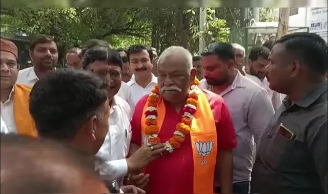 ୧୯ରେ ପଡିଥିିଲା ଭୋଟ୍, ୨୦ରେ ଚାଲିଗଲା ଜୀବନ । ୟୁପି ମୁରାଦାବାଦ ବିଜେପି ସାଂସଦ ପ୍ରାର୍ଥୀ କୁଅଁର ସର୍ବେଶ ସିଂହଙ୍କର ହୃଦଘାତରେ ମୃତ୍ୟୁ ।