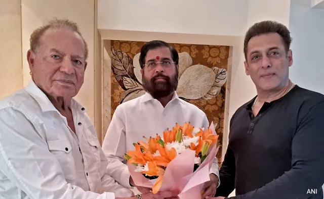 ମୁମ୍ବାଇରେ ଆଉ ଚାଲିବନି ଅଣ୍ଡରୱାଲ୍ଡର ଦାଦାଗିରି । ସଲମାନ ଖାନଙ୍କୁ ଭେଟିବା ସହ ସୁରକ୍ଷା ପାଇଁ ଦେଲେ ନିର୍ଭର ପ୍ରତିଶ୍ରୁତି ସିନ୍ଦେ