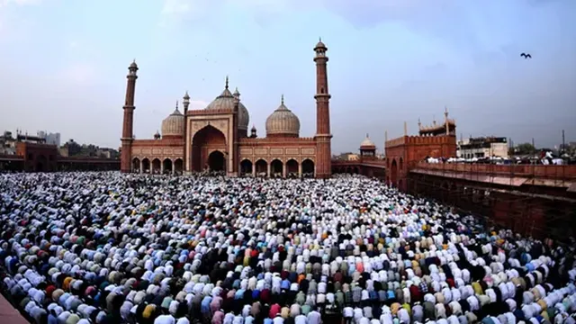 ଶ୍ରଦ୍ଧା ଓ ଉତ୍ସାହର ସହ ସାରାଦେଶରେ ଇଦ୍ ପାଳିତ । ପରସ୍ପରକୁ ଶୁଭେଚ୍ଛା ଜଣାଇଲେ ଇସଲାମ ଧର୍ମାବଲମ୍ବୀ