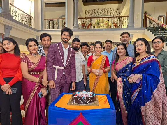 ଜୀ ସାର୍ଥକର ମେଗା ଧାରାବାହିକ ‘ତୁ ଖରା ମୁଁ ଛାଇ’ ସଫଳତାର ସହ ଅତିକ୍ରମ କଲା ୪୦୦ ଅଧ୍ୟାୟ । ଦର୍ଶକଙ୍କ ଭଲପାଇବା ଧାରାବାହିକକୁ କରିଛି ଜନାଦୃତ ।