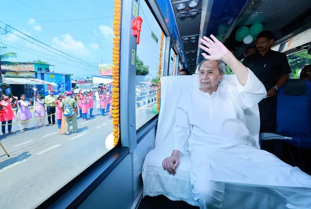 ଏପ୍ରିଲ ଶେଷ ଆଡ଼କୁ ନିର୍ବାଚନ ପ୍ରଚାରକୁ ଓହ୍ଳାଇପାରନ୍ତି ମୁଖ୍ୟମନ୍ତ୍ରୀ: ୨୦୧୯ପରି ସ୍ୱତନ୍ତ୍ର ବସରେ ବୁଲିବେ ନବୀନ ପଟ୍ଟନାୟକ