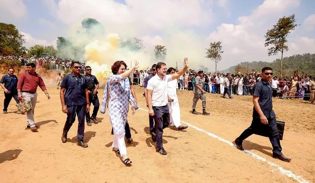 ଭଉଣୀ ପ୍ରିୟଙ୍କାଙ୍କୁ ସାଥୀରେ ନେଇ ୱାୟନାଡ ଆସନରୁ ନାମାଙ୍କନ ଭରିଲେ ରାହୁଲ ଗାନ୍ଧୀ । କହିଲେ, ଆପଣଙ୍କ ସାଂସଦ ହେବା ମୋ ପାଇଁ ଗର୍ବର ବିଷୟ ।