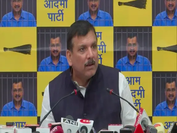 ଷଡଯନ୍ତ୍ର କରି କେଜ୍ରିୱାଲଙ୍କୁ ଗିରଫ କରାଯାଇଛି । ସାମ୍ବାଦିକ ସମ୍ମିଳନୀ କରି ବର୍ଷିଲେ ସଞ୍ଜୟ ସିଂ, କହିଲେ କାମ କରୁଥିବା ମୁଖ୍ୟମନ୍ତ୍ରୀଙ୍କୁ ଜେଲରେ ଭର୍ତ୍ତି କରାଯାଇଛି ।