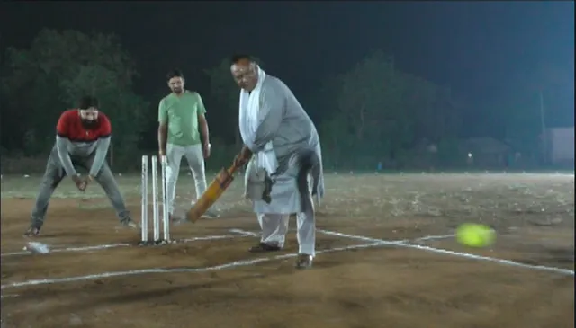 କ୍ରିକେଟ୍ ଖେଳିଲେ, ଭୋଟ୍ ଭିକ୍ଷା କଲେ । ଉଦଳାରେ ବିଜେପି ବିଧାୟକ ପ୍ରାର୍ଥୀଙ୍କ ନିଆରା ପ୍ରଚାର ।