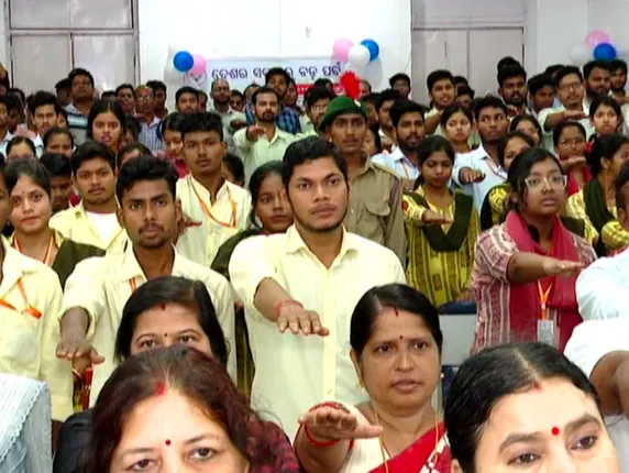 ଭୁବନେଶ୍ୱର ମହାନଗର ନିଗମରେ ଆୟୋଜିତ ହୋଇଛି ଭୋଟର ସଚେତନତା ଶିବିର । ଭୋଟର ମହତ୍ୱ ବୁଝାଇଲେ ଖୋର୍ଦ୍ଧା ଜିଲ୍ଲାପାଳ ଓ ବିଏମସି କମିଶନର ।