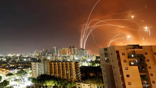 ଘନେଇଲା ଯୁଦ୍ଧ ଆଶଂକା । କେବଳ ଇରାନ ନୁହେଁ ଆଉ ୨ ଦେଶ ଉପରେ ଇସ୍ରାଏଲ ଆକ୍ରମଣ କରିଥିବା ସୂଚନା