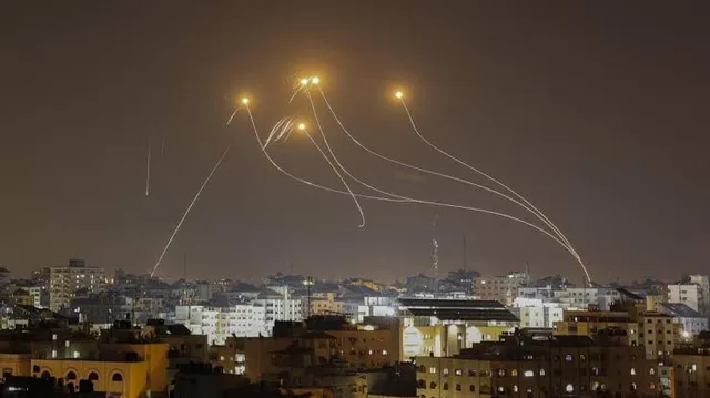 ଇରାନ ଉପରେ ଇସ୍ରାଏଲର ଆକ୍ରମଣ ! ଏୟାର ଡିଫେନ୍ସ ସିଷ୍ଟମ ଆକ୍ଟିଭ କଲା ଇରାନ, ପୂରା ବିଶ୍ୱକୁ ଘାରିଲା ଯୁଦ୍ଧ ବିପଦ !