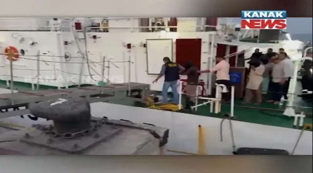 ଗୁଜରାଟ ଉପକୂଳରୁ ଜବତ ହେଲା ୬୨୦ କୋଟି ଟଙ୍କାର ଡ୍ରଗ୍ସ  । ୧୪ ପାକିସ୍ତାନୀ ନାଗରିକଙ୍କୁ ଗିରଫ କଲା ଏଟିଏସ ଏବଂ ଏନସିବି ।