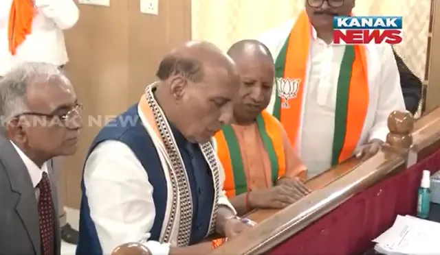 ଦେଶରେ ହାଇଭୋଲଟେଜ ରୋଡ ଶୋ’ । ଲକ୍ଷ୍ନୌରେ ରାଜନାଥ ଓ ଆମେଠିରେ ରୋଡ ଶୋ କଲେ ସ୍ମୃତି ଇରାନୀ, ଭରିଲେ ନାମାଙ୍କନ  ।