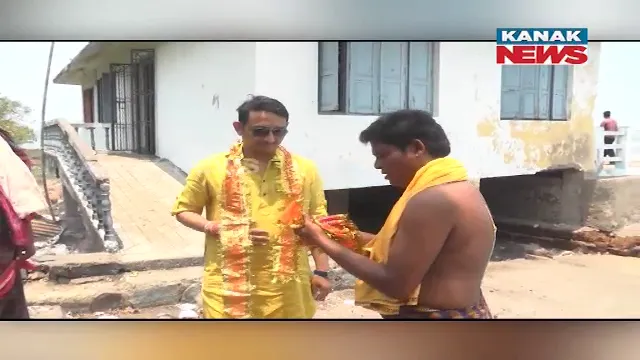 ରାଜନୀତି ମୈଦାନକୁ ଓଲ୍ଲାଇବେ ପାରିକୁଦ ରାଜା ସାହେବ ସନ୍ତୋଷ ଚନ୍ଦ୍ର ଦେଓ । ନିର୍ବାଚନ ଲଢିବେ, ବିପୁଳ ଭୋଟରେ ବିଜୟୀ ହେବେ ବୋଲି ଦେଖାଇଛନ୍ତି ଦମ୍ଭୋକ୍ତି