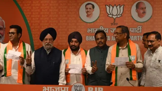 ବିଜେପିରେ ସାମିଲ ହେଲେ ଅରବିନ୍ଦର ସିଂହ ଲଭଲି । ଦିଲ୍ଲୀ କଂଗ୍ରେସ ଅଧ୍ୟକ୍ଷ ପଦରୁ ଦେଇଥିଲେ ଇସ୍ତଫା ।