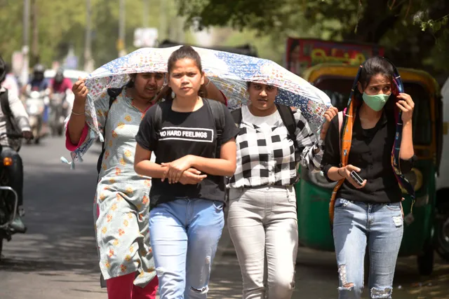 କେଉଁଠି ୫୦ ପାର ତ କେଉଁଠି ୪୮ ଡିଗ୍ରୀ ତାପମାତ୍ରା । ଅଂଶୁଘାତ ନେଲାଣି ୬୦ ଜୀବନ, ଜରୁରୀକାଳୀନ ବିଭାଗରେ ବଢୁଛି ଅଂଶୁଘାତ ଆକ୍ରାନ୍ତଙ୍କ ସଂଖ୍ୟା