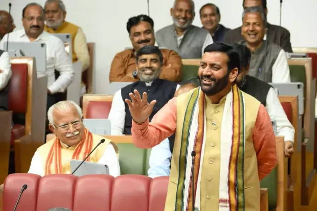 ହରିୟାଣାରେ ଟଳମଳ ବିଜେପି ସରକାର । ଫ୍ଲୋର ଟେଷ୍ଟ ପାଇଁ ଚାଲିଛି ପ୍ରସ୍ତୁତି । ଏପଟେ ଗଭର୍ଣ୍ଣର ମାଗିଲେ ୩୦ କଂଗ୍ରେସ ବିଧାୟକଙ୍କ ଦସ୍ତଖତ ।