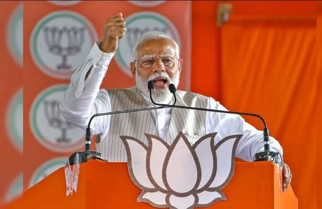 ‘ମୋତେ ଜୀଅନ୍ତା ପୋତିଦେବେ ବୋଲି କହୁଛି ନକଲି ଶିବସେନା...’ ମହାରାଷ୍ଟ୍ର ଜନସଭାରେ ବିରୋଧୀଙ୍କ ଉପରେ ଗର୍ଜିଲେ ମୋଦୀ