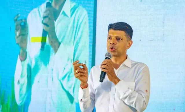 ‘ଜୁନ୍ ୯ରେ ଶପଥ ନେବା ପରେ... ପ୍ରଥମେ ୩ଟି ଦସ୍ତଖତ କରିବେ ମୁଖ୍ୟମନ୍ତ୍ରୀ’: କେନ୍ଦୁଝରରେ ପାଣ୍ଡିଆନଙ୍କ ଭୋଟ ଅପିଲ ।