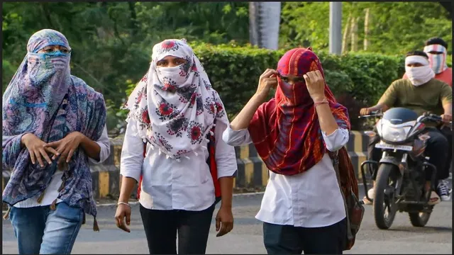 ଦିଲ୍ଲୀରେ ତାପମାତ୍ରା ଭାଙ୍ଗିଲା ସମସ୍ତ ପୂର୍ବ ରେକର୍ଡ । ୫୨ ଡିଗ୍ରୀ ପାର ପାରଦ