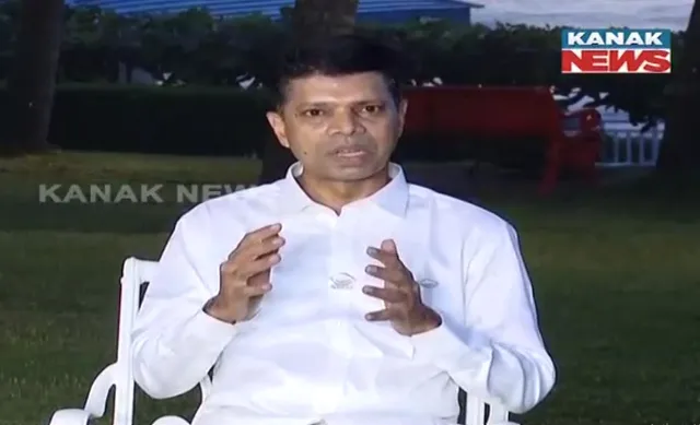 ‘ଆମେ ଯୋଡିଶଙ୍ଖ ନାରା ଦେଉଛୁ ଓଡିଶାର ସ୍ୱାର୍ଥ ପାଇଁ, ବିଜେଡି ଭୋଟ ପାଇଁଁ ନୁହେଁ’: ଭିକେ ପାଣ୍ଡିଆନ୍ ।