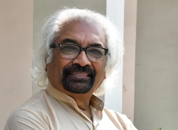 ଓଭରସିଜ୍ କଂଗ୍ରେସ ଅଧ୍ୟକ୍ଷ ପଦରୁ ଇସ୍ତଫା ଦେଲେ ସାମ୍ ପିଟ୍ରୋଡା । ବିବାଦୀୟ ବୟାନ ଦେଇ ଫସିଥିଲେ ପିଟ୍ରୋଡା ।