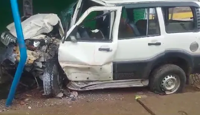 ମାର୍କେଟ ଭିରତକୁ ମାଡିଗଲା ଗାଡି । ଅଳ୍ପକେ ବର୍ତ୍ତିଲା ୫ ଜୀବନ ।