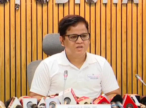 ତୃତୀୟ ପର୍ଯ୍ୟାୟ ମତଦାନ ପାଇଁ ମୁଖ୍ୟ ନିର୍ବାଚନ ମିଶନଙ୍କ ପ୍ରେସମିଟ । କହିଲେ ରାଜନୈତିକ ହିଂସା ,ଆଇନଶୃଙ୍ଖଳା ପରିସ୍ଥିତି ଉପରେ ରହିଛି ନଜର ।