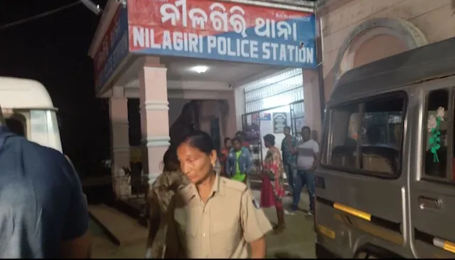 ବାଲେଶ୍ୱର ଚିଙ୍ଗୁଡି ଫ୍ୟାକ୍ଟ୍ରି ଗ୍ୟାସ୍ ଲିକ ଘଟଣାରେ ନୂଆମୋଡ଼ । ବିନା ଡିସଚାର୍ଜରେ ଅସୁସ୍ଥଙ୍କୁ ଅନ୍ୟତ୍ର ସ୍ଥାନାନ୍ତର କରିବାକୁ ହୋଇଛି ପ୍ରୟାସ । 