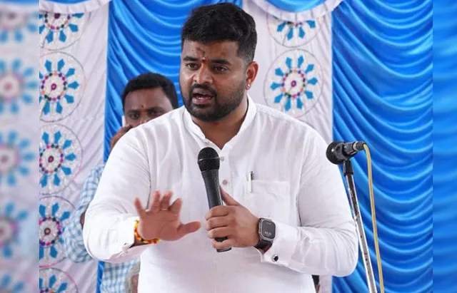 ସେକ୍ସ ସ୍କାଣ୍ଡାଲ ମାମଲାର ମୁଖ୍ୟ ଅଭିଯୁକ୍ତ ପ୍ରଜ୍ୱଳ ରେବନ୍ନାଙ୍କ ପ୍ରଥମ ବୟାନ । କହିଲେ, ମେ ୩୧ ତାରିଖରେ ଏସଆଇଟି ସାମ୍ନାରେ ହେବି ହାଜର