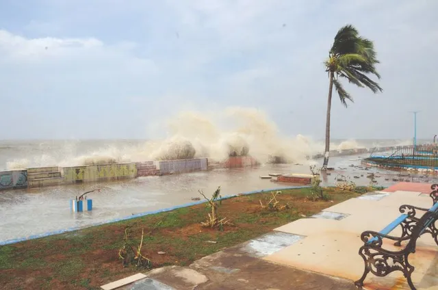 ଭୀଷଣ ବାତ୍ୟାର ପରିଣତ ହେଲା ବାତ୍ୟା ‘ରେମାଲ’ । ଆଜି ମଧ୍ୟରାତ୍ରୀରେ ସାଗରଦୀପ ଓ ଖେପୁପୁରା ମଧ୍ୟରେ ସ୍ଥଳଭାଗ ଛୁଇଁବା ସୂଚନା ।