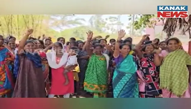 ଗାଁରେ ମଦ ବିକ୍ରିକୁ ନେଇ ତାତିଲେ ମହିଳା । ମଦ ବେପାରୀଙ୍କ ନାଁରେ ଦେଲେ ଏତଲା ।