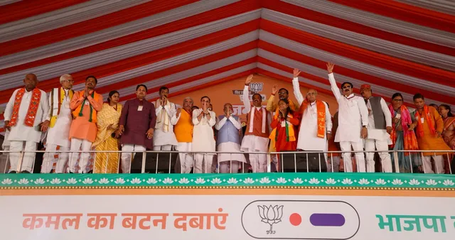 ଉତ୍ତରପ୍ରଦେଶରେ ପାୱାର ସୋ’ । ବିଶାଳ ଜନସଭାକୁ ସମ୍ବୋଧିତ କରି ବିରୋଧୀଙ୍କୁ ପ୍ରଧାନମନ୍ତ୍ରୀ ମୋଦୀଙ୍କ ଟାର୍ଗେଟ । କହିଲେ ଇଣ୍ଡିଆ ମେଂଣ୍ଟ ସରକାର ଗଢିଲେ ରାମ ମନ୍ଦିରକୁ ଭାଙ୍ଗିଦେବେ  ।