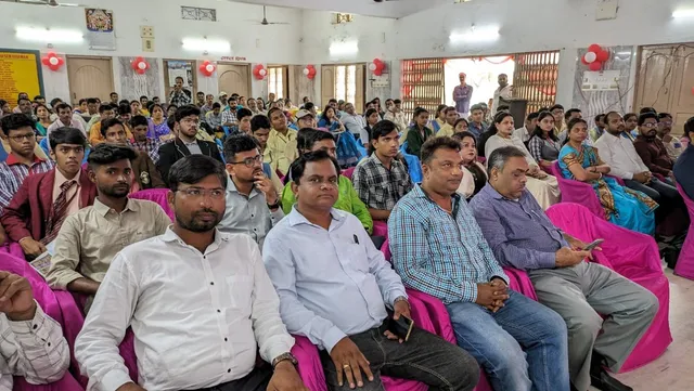 ସମ୍ବାଦ ଡିଜିଟାଲର ଅଗ୍ରଯୋଦ୍ଧୀ-୨୦୨୪ । ଦଶମ ଓ ଦ୍ୱାଦଶ ପରୀକ୍ଷାରେ ୯୦% ନମ୍ବର ରଖିଥିବା ଛାତ୍ରଛାତ୍ରୀ ଓ ସ୍କୁଲ ଟପ୍ପରଙ୍କୁ କରାଗଲା ସମ୍ବର୍ଦ୍ଧିତ ।