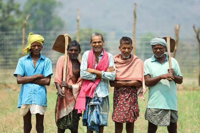 ବେଦାନ୍ତ ଲାଞ୍ଜିଗଡ଼ ଓଡ଼ିଶାର ଗ୍ରାମାଞ୍ଚଳରେ ନୂଆ ଜୀବିକା ପ୍ରକଳ୍ପର ଶୁଭାରମ୍ଭ କରିଛି । ପ୍ରକଳ୍ପ ଜରିଅ।।ରେ ଆଗାମୀ ୫ ବର୍ଷରେ ୨୦,୦୦୦ ଲୋକଙ୍କୁ ସ୍ଥାୟୀ ଜୀବିକା ପ୍ରଦାନ କରିବ