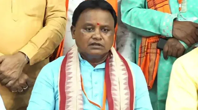 କୁଏତରେ ପ୍ରାଣ ହରାଇଥିବା ଦୁଇ ଓଡିଆଙ୍କ ପରିବାରକୁ ସହାୟତା ରାଶି ଘୋଷଣା । ୪ ଲକ୍ଷ ଟଙ୍କାର ଅନୁକମ୍ପା ରାଶି ଘୋଷଣା କଲେ ମୁଖ୍ୟମନ୍ତ୍ରୀ ।