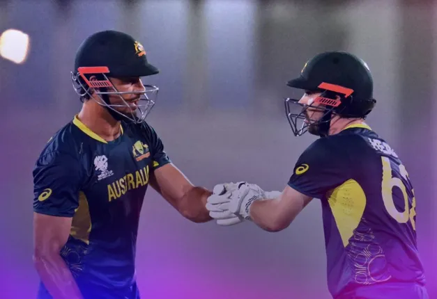 ଇଂଲଣ୍ଡକୁ ସୁପର-୮ ଟିକେଟ୍ ଦେଲା ଅଷ୍ଟ୍ରେଲିଆ । ସ୍କଟଲ୍ୟାଣ୍ଡ ବିପକ୍ଷ ମ୍ୟାଚରେ କଙ୍ଗାରୁ ଦଳର ଦମଦାର ବିଜୟ ।