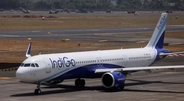 ଇଣ୍ଡିଗୋ ବିମାନରେ ବୋମା ଥିବା ଧମକ । ମୁମ୍ବାଇରେ ଜରୁରୀକାଳୀନ ଅବତରଣ ।