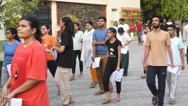 ନିଟ୍ ଫଳାଫଳର ସ୍ୱଚ୍ଛତା ଉପରେ ପ୍ରଶ୍ନ ଉଠାଇଲା କଂଗ୍ରେସ: ପ୍ରଥମ ସ୍ଥାନରେ ୬୭ ଜଣ, ଗୋଟିଏ ସେଣ୍ଟରରୁ ୮ ଜଣ ରଖିଲେ ୭୨୦ ମାର୍କ୍