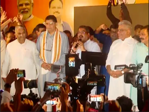 ବିଜେପି ପାର୍ଟି କାର୍ଯ୍ୟାଳୟରେ ବିଜୟ ଉତ୍ସବ । ଯୋଗ ଦେଲେ ବିଜୟୀ ବିଧାୟକ ଓ ସାଂସଦ