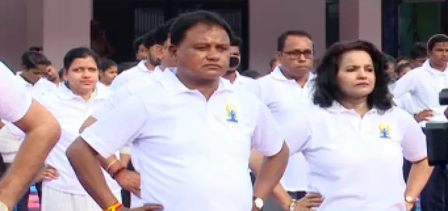 ଆଜି ଅନ୍ତର୍ଜାତୀୟ ଯୋଗ ଦିବସ: ଶ୍ରୀନଗରରେ ଯୋଗ ଦିବସ ପାଳିଲେ ପ୍ରଧାନମନ୍ତ୍ରୀ ମୋଦୀ । ଓଡିଶାରେ ମୁଖ୍ୟମନ୍ତ୍ରୀଙ୍କ ସହ ନେତା, ମନ୍ତ୍ରୀଙ୍କ ଯୋଗାଭ୍ୟାସ ।