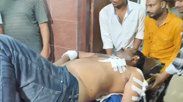 ବସ୍ ଛାଡିବା ସମୟକୁ ନେଇ ବାରିପଦା ବସଷ୍ଟାଣ୍ଡରେ ହଣାକଟା । ୧୦ ରୁ ଅଧିକ ଆହାତ