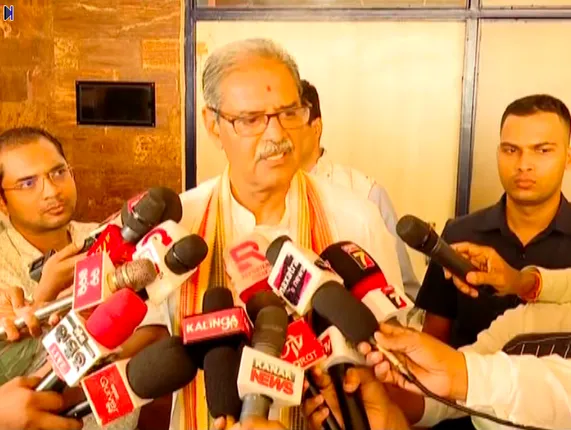 ନିଅଣ୍ଟିଆ ବର୍ଷା ନେଇ ଉପ-ମୁଖ୍ୟମନ୍ତ୍ରୀ କେ ଭି ସିଂହଦେଓଙ୍କ ପ୍ରତିକ୍ରିୟା । କହିଲେ ଏବେଠୁ ମରୁଡି ଆଶଙ୍କା କରିବା ଠିକ୍ ନୁହେଁ ।