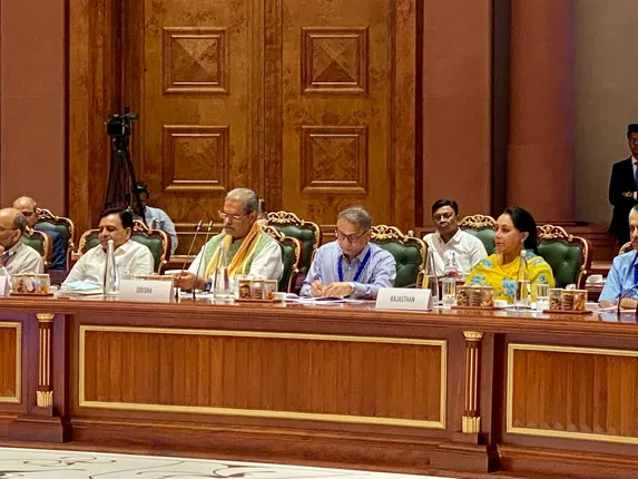 କେନ୍ଦ୍ର ପ୍ରାକ୍ ବଜେଟ ପରାମର୍ଶ ବୈଠକରେ ଯୋଗଦେଲେ ଉପ ମୁଖ୍ୟମନ୍ତ୍ରୀ କେଭି ସିଂ ଦେଓ । ଅର୍ଥମନ୍ତ୍ରୀଙ୍କୁ ଦେଲେ ରାଜ୍ୟ ପାଇଁ ସ୍ମାରକପତ୍ର