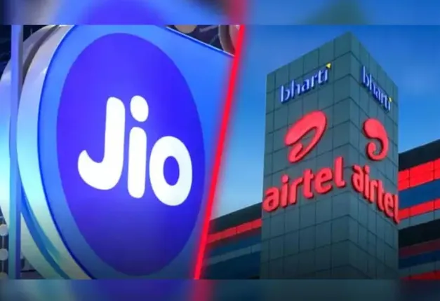 ମୋବାଇଲରେ କଥା ହେବା ପୁଣି ହେଲା ମହଙ୍ଗା । ଜିଓ ପରେ ଟାରିଫ ବଢ଼ାଇଲା ଏୟାରଟେଲ । ଜୁଲାଇ ୩ରୁ ବଢ଼ିବ ପ୍ରିପେଡ଼ ସହ ପୋଷ୍ଟପେଡ ପ୍ଲାନ୍