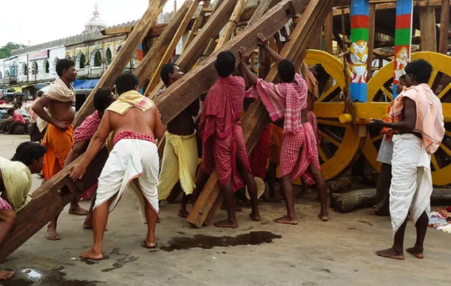 ରଥଖଳାରେ ନାହିଁ ଆବଶ୍ୟକ କାଠ । ଆଗେଇପାରୁନି ମହାପ୍ରଭୁଙ୍କ ନନ୍ଦିଘୋଷ ରଥ କାମ । ଅସନ୍ତୁଷ୍ଟ ମୁଖ୍ୟ ବିଶ୍ୱକର୍ମା ।